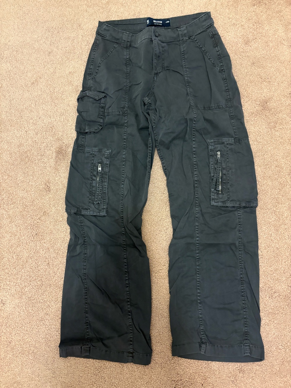 Hollister Black low rise baggy cargo pants size 25